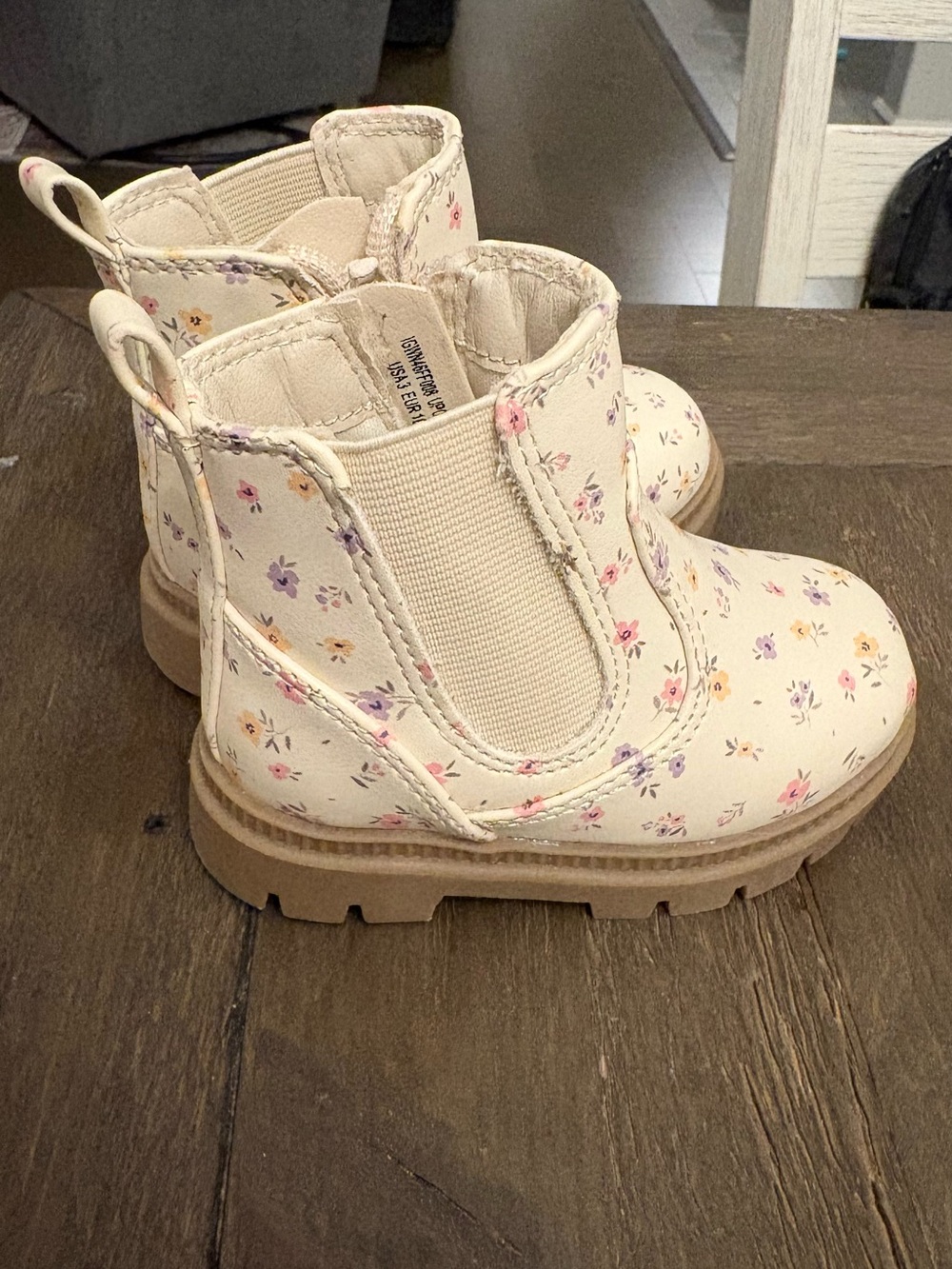 NWOT Wonder Nation Ditsy Floral Chelsea Boots Baby Girl Size 3 - Picture 2 of 8